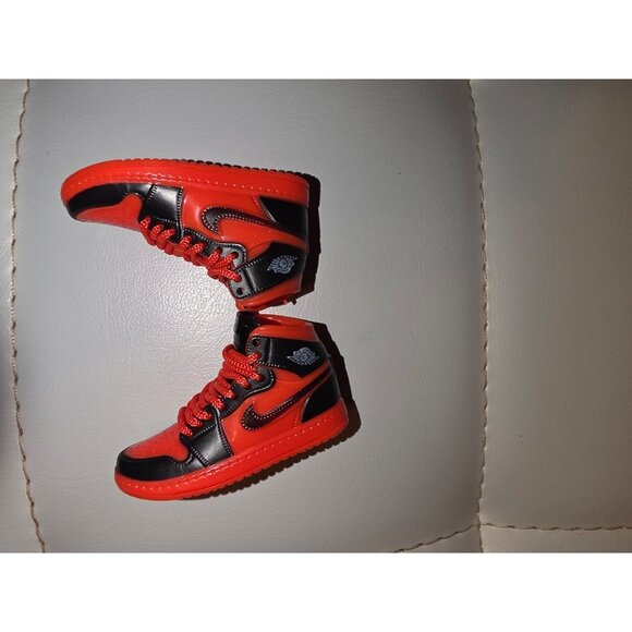 Mini Jordan 1 High - Picture 3 of 3